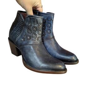 GoldRush Navy  Leather Ankle Boots Size 7.5